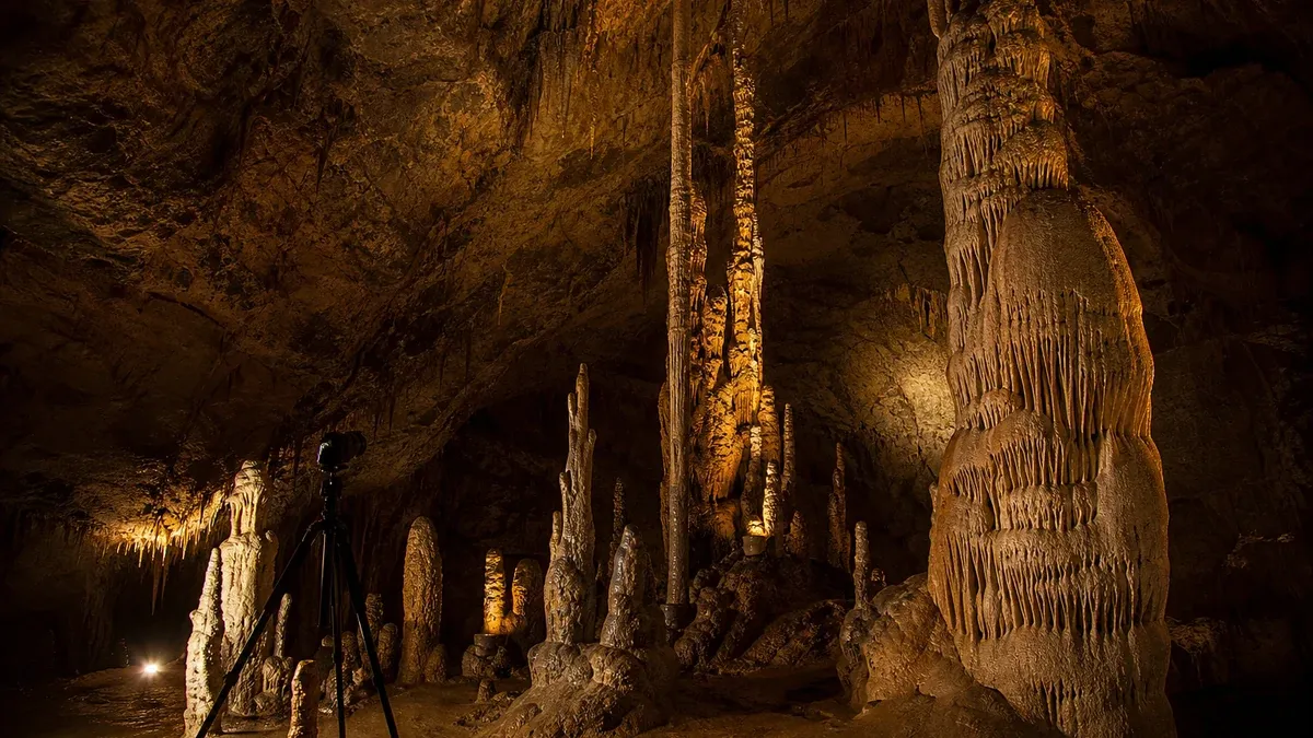 Photography cave guide illustration